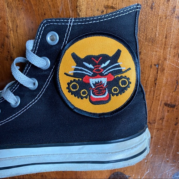 WWII 66 Infantry Tank Eating Tiger Army Patch Chuck Taylor Converse size 8 - Picture 2 of 7